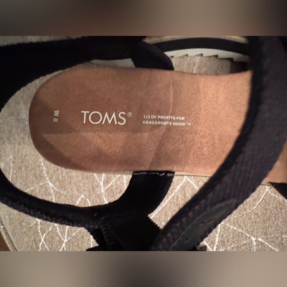 Toms shoes